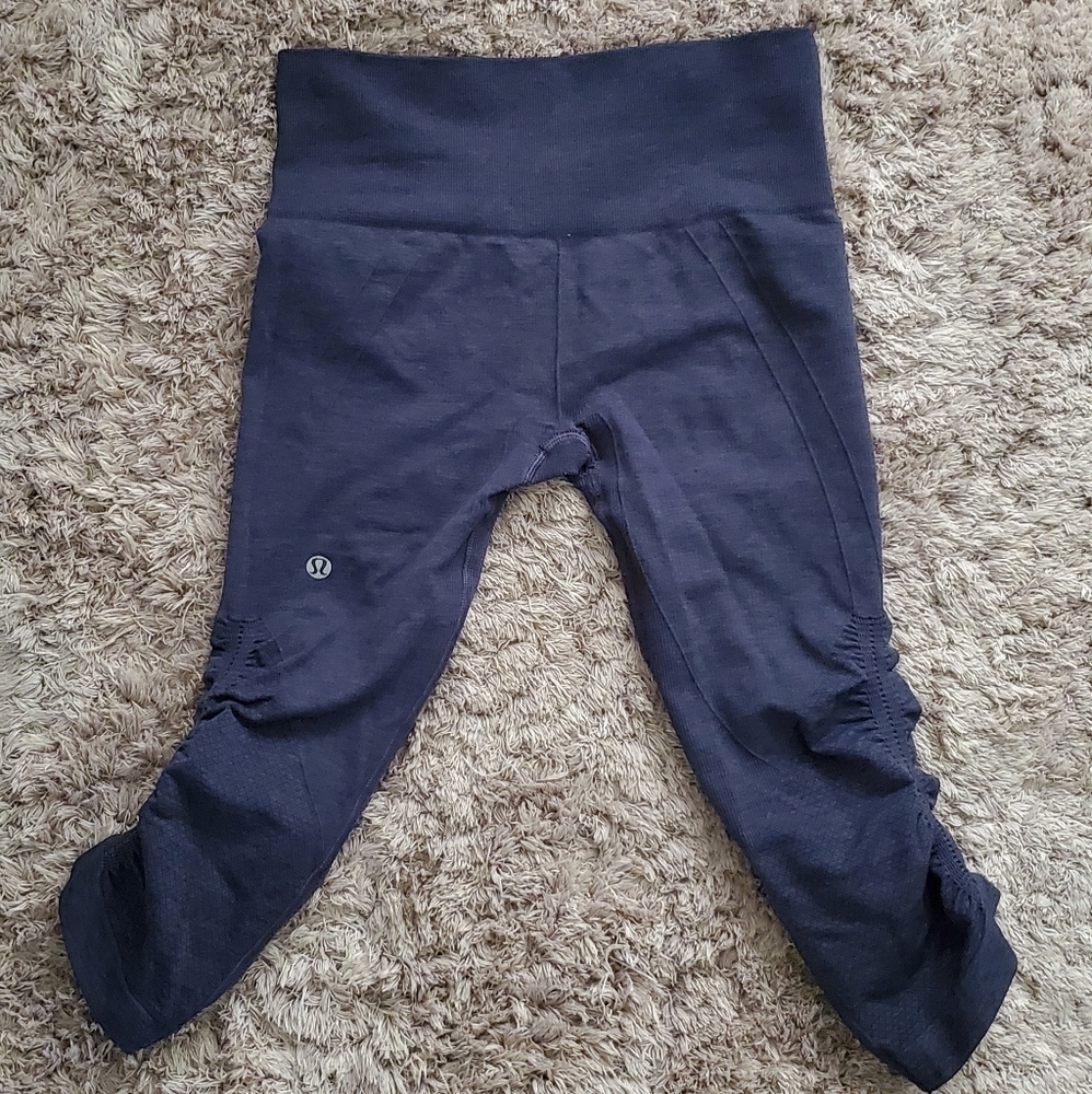 Lululemon Ebb and Flow Crop